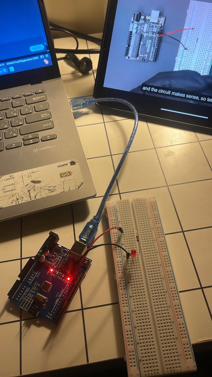 RAZAN 👩🏻‍💻. tweet media