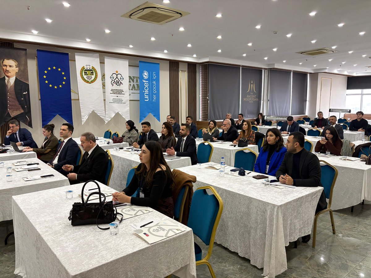 BatmanBarosuCHM's tweet photo. AB finansmanlı, UNICEF yürütücülüğünde ve TBB ana faydalanıcılığındaki ÇABA Projesi kapsamında düzenlenen Güneydoğu Anadolu Bölge Toplantısı, Batman Barosu ev sahipliğinde 28-29 Ocak 2026’da gerçekleştirildi. Katkı sunan UNICEF’e, barolara, tüm kurum ve paydaşlara teşekkür ederiz https://t.co/IzPTP0Wxlm