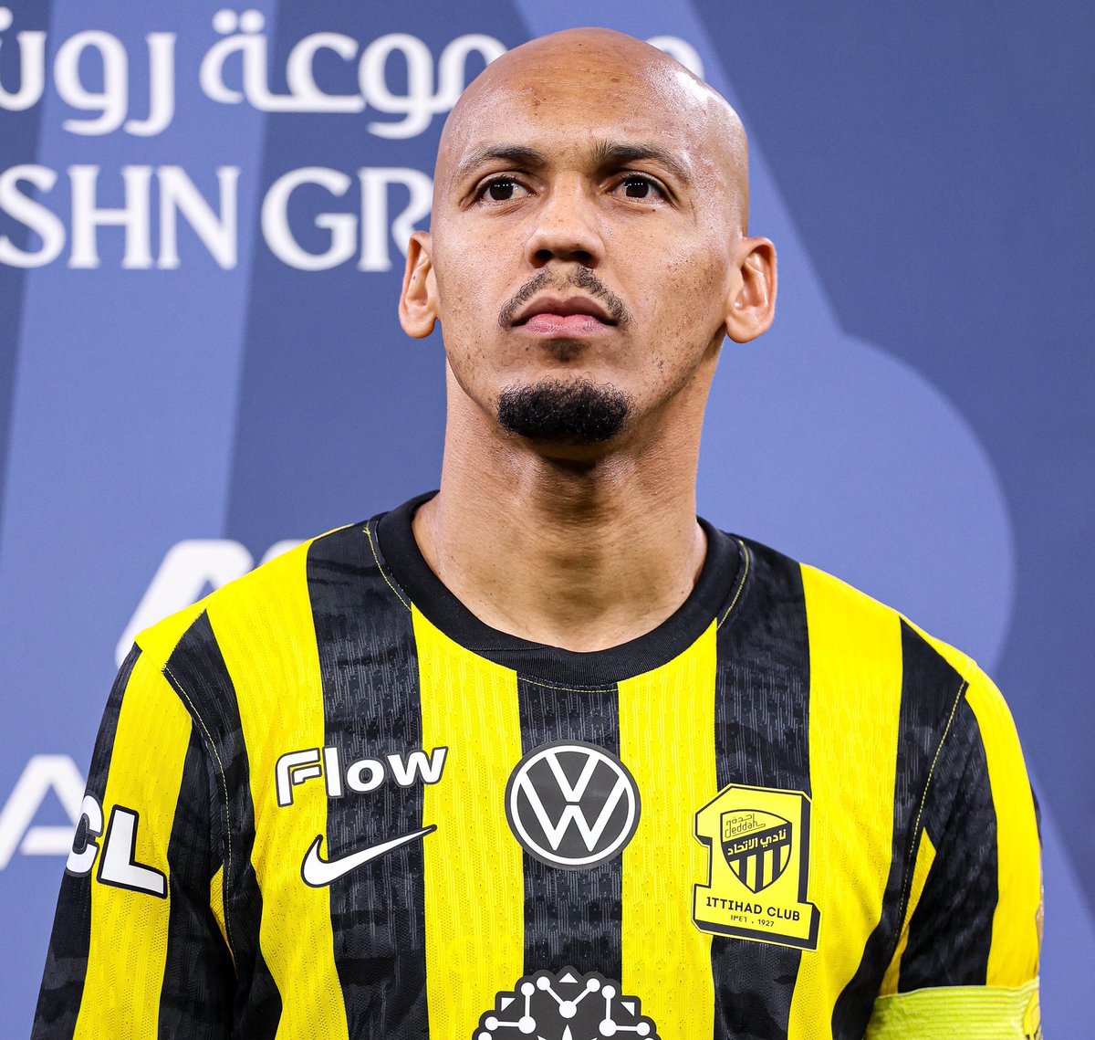 من أرجل القادة ممكن الي قادو فريقنا .. لاعب يحترمك قبل يحترم النادي اللي يلعب فيه رغم أنه اول لاعب تقدم له عروض عشان كأس العالم 26 لكن رفضها وقرر يكمل .. اقسم بالله تحترمه وترفع له القبعة ، وتطمن ان عندك قائد زي فابينهو في فريقك تقدر تعتمد عليه

" شكراً فابينهو 💛 "
•
•