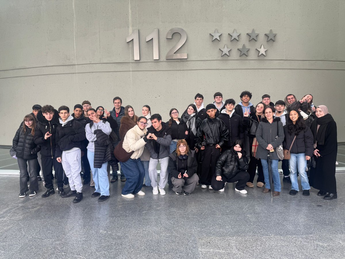 112cmadrid's tweet image. 🔹Esta mañana hemos recibido la vista de un grupo de alumnos de grado medio de FP que cursan los estudios de actividades comerciales en el  CIFP Federica Montseny de #Fuenlabrada. @Iesfedericafuen 

🔸Un placer haberos acompañado en vuestra formación. 

#Madrid112 
#ASEM112