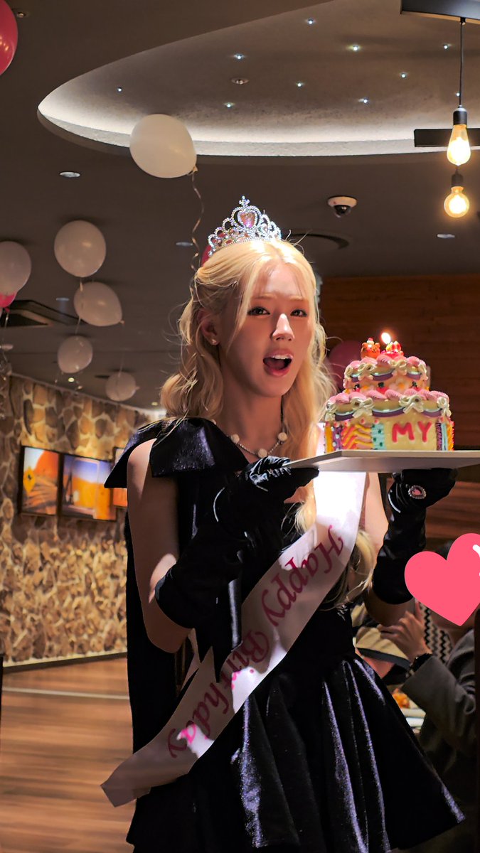mmsys2018's tweet photo. #미연 #미연생일파티 #조미연
#MIYEON #대미연 #미연공주
조미연 평생사랑한다진짜로 
팬들위해서 아웃백100명초대하고 무한리필 심지어 춤춰달라고한거 다춰줘 포즈해달라는거다해줘 
컵케이크 돌리면서 계속돌아다니면서 팬들이랑 셀카 다찍어줘

2026년2월2일 역사적인 하루로남을것입니다
💚💚💚 https://t.co/GLXdKPh5nr