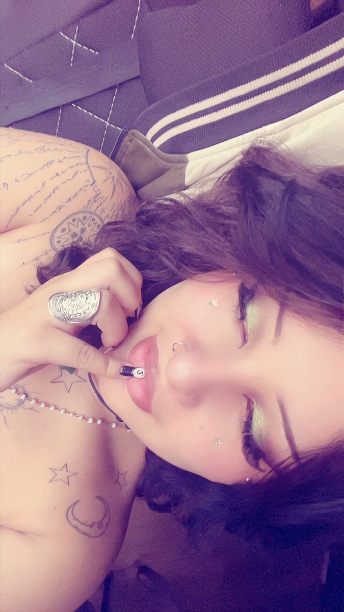 Goddess_Lucyfer's tweet photo. Olí…

#findom #paypig #moneyslave #sumisofinanciero #finsub #femdom #atman #feetpicsforsales #pies #CajeroHumano https://t.co/JdKJT7fYWe