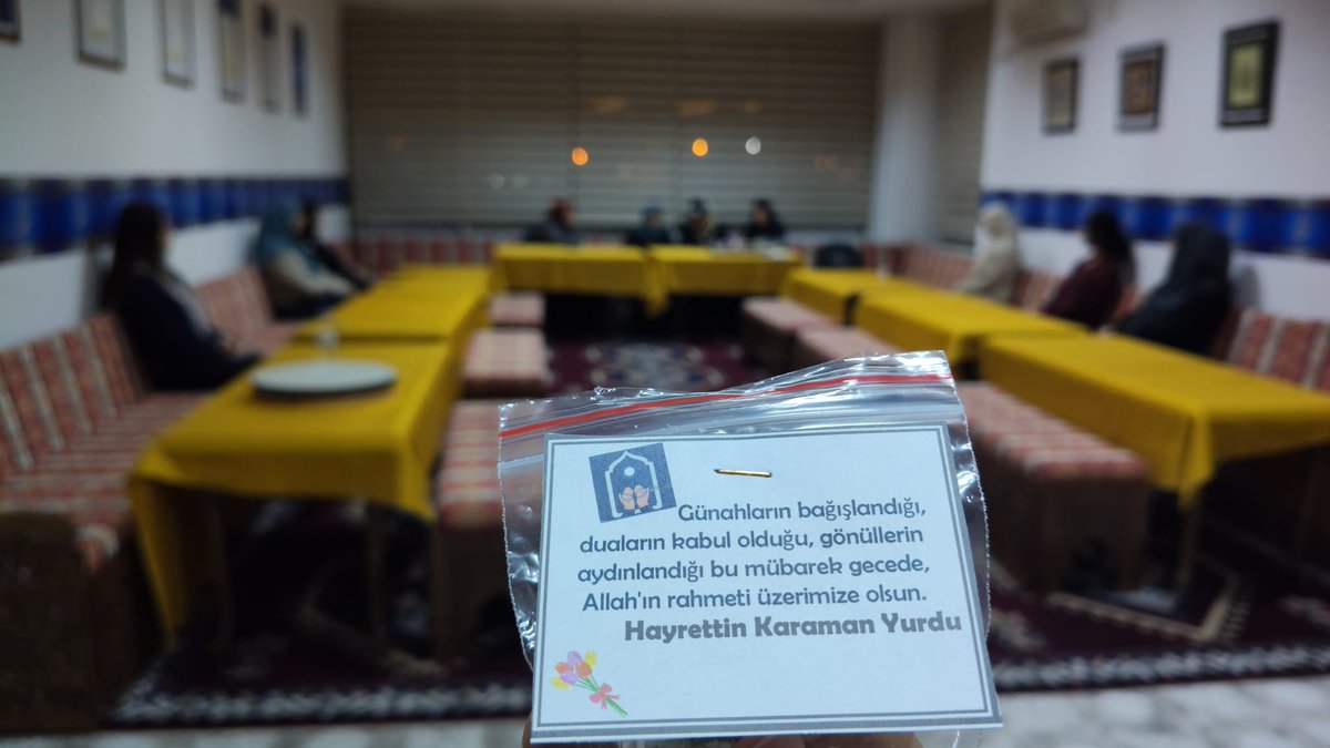 📍Hayrettin Karaman Yurdu
Öğrencilerimiz, manevi danışmanımız ve Çorum İl Müftülüğü değerli personeli Berat Kandilini dua, Kur'an-ı Kerim tilaveti, gecenin anlam ve önemi ile ilgili sohbetler eşiliğnde idrak ettiler.