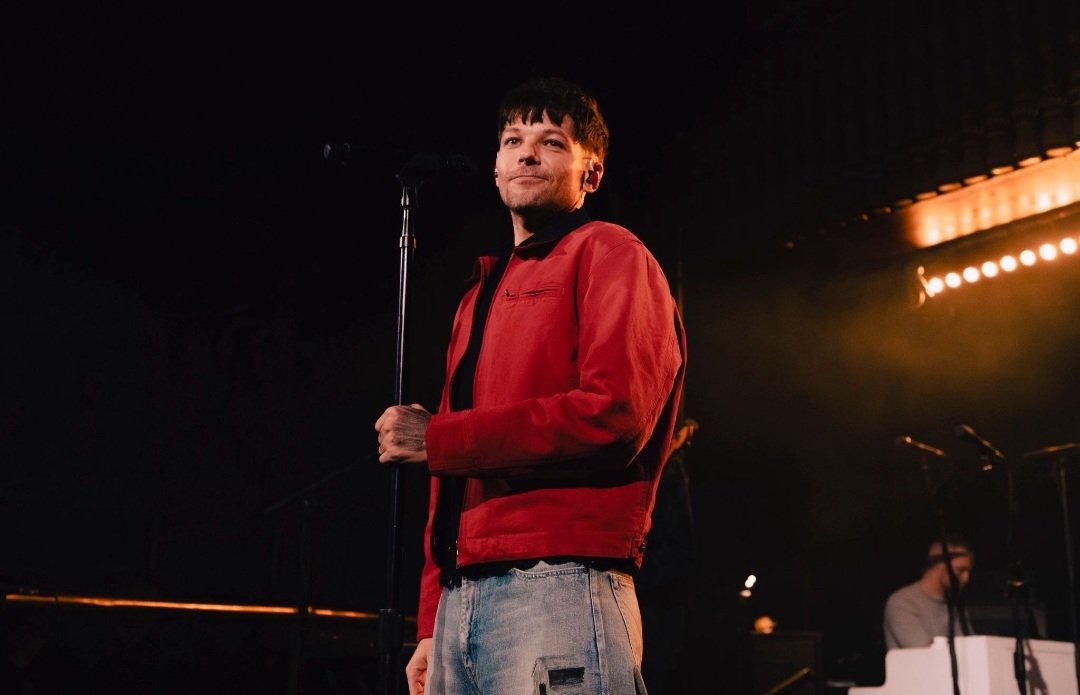 His smile I cannot 😭