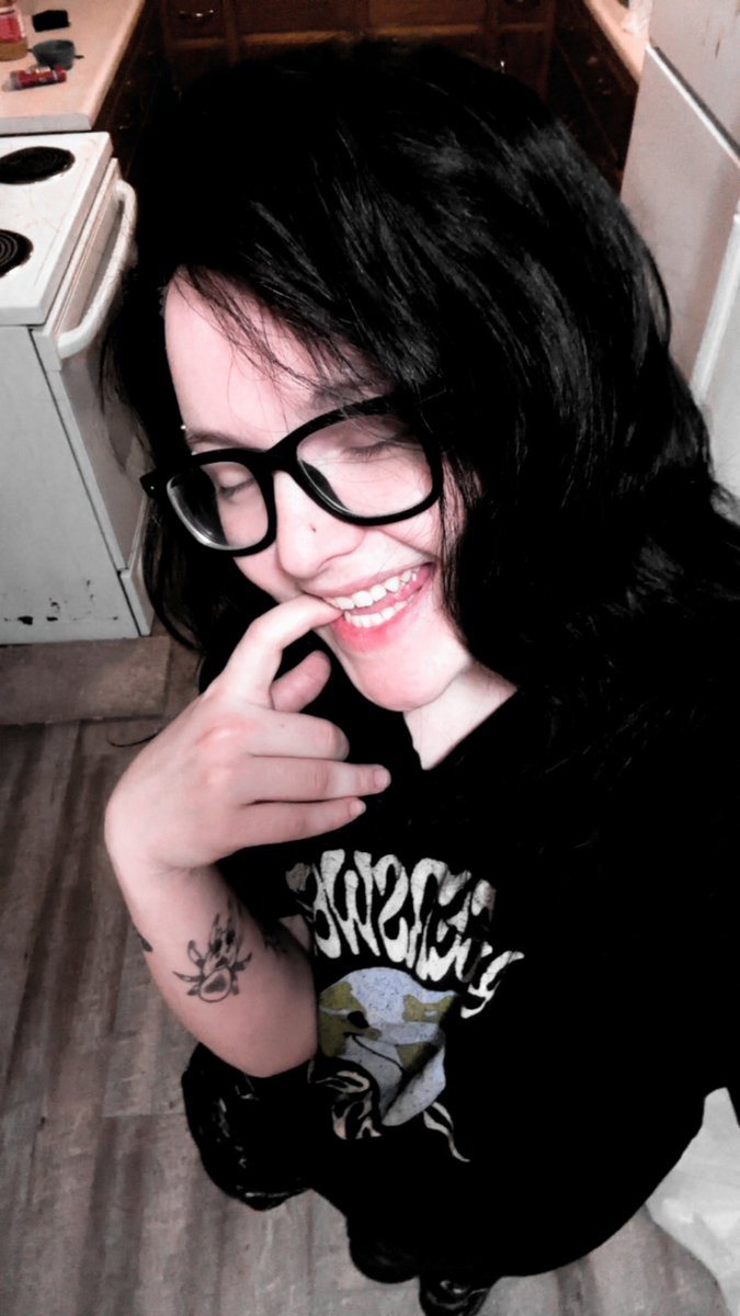 SpicyCisplay's tweet photo. When I was a kid I wanted nothing more than to look like one of those “tumblr girls” and now, unintentionally, Ive reached that status. Maybe manifestation really does work ? https://t.co/Z7ia2brxWW