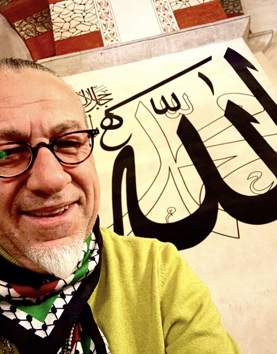 Sevgili Peygamberimiz Muhammed Mustafa (sallallahu aleyhi vesellem) Hadîs-i şerîfinde buyurdular ki: Berât gecesini ganîmet, fırsat biliniz! 
Bu gece, çok ibâdet yapınız. 
Yoksa, kıyâmet günü pişman olursunuz.
BERÂT GECEMİZ MÜBÂREK OLSUN, HAKKIMIZDA HAYIRLARA 
VESÎLE OLSUN.
Yüce