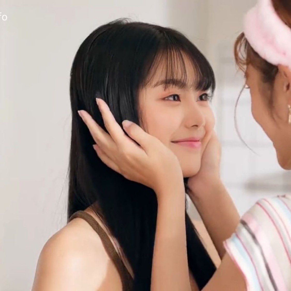 gowonbasedd's tweet image. DAY 113 OF BEGGING @WeTVThailand TO KEEP ARHOUNGPAM:
please wetv 😭😭😭 im sick asf and still tweeting !! Im literally blowing my nose as i tweet this..  IM SICK AND THE ONLY CURE IS THE ANNOUNCEMENT OF APPA NEW SERIES PLEASE @WeTVThailand @HeadlinerTH