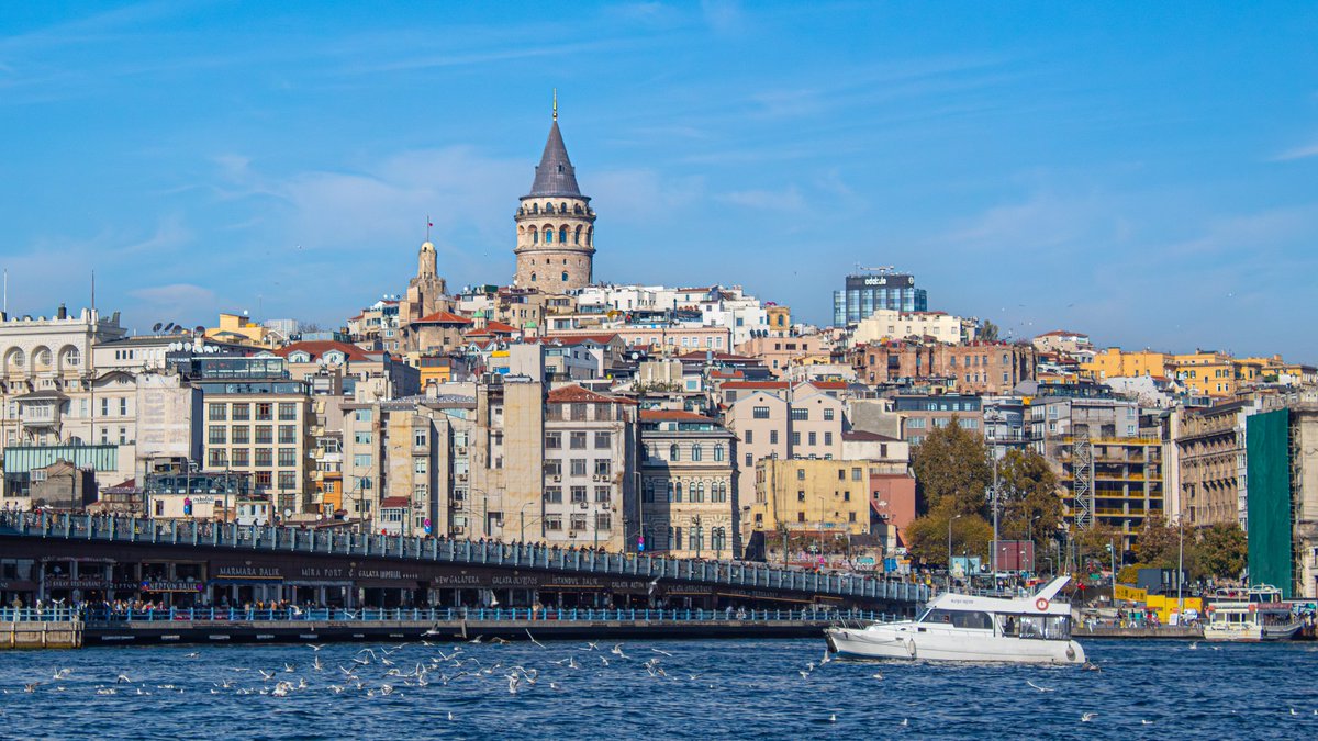Yine, yeniden Galata. ✨

#Bosphorus #İstanbul #GalataBridge ​#GalataTower #photography

instagram.com/p/DURKbrODRGA/…