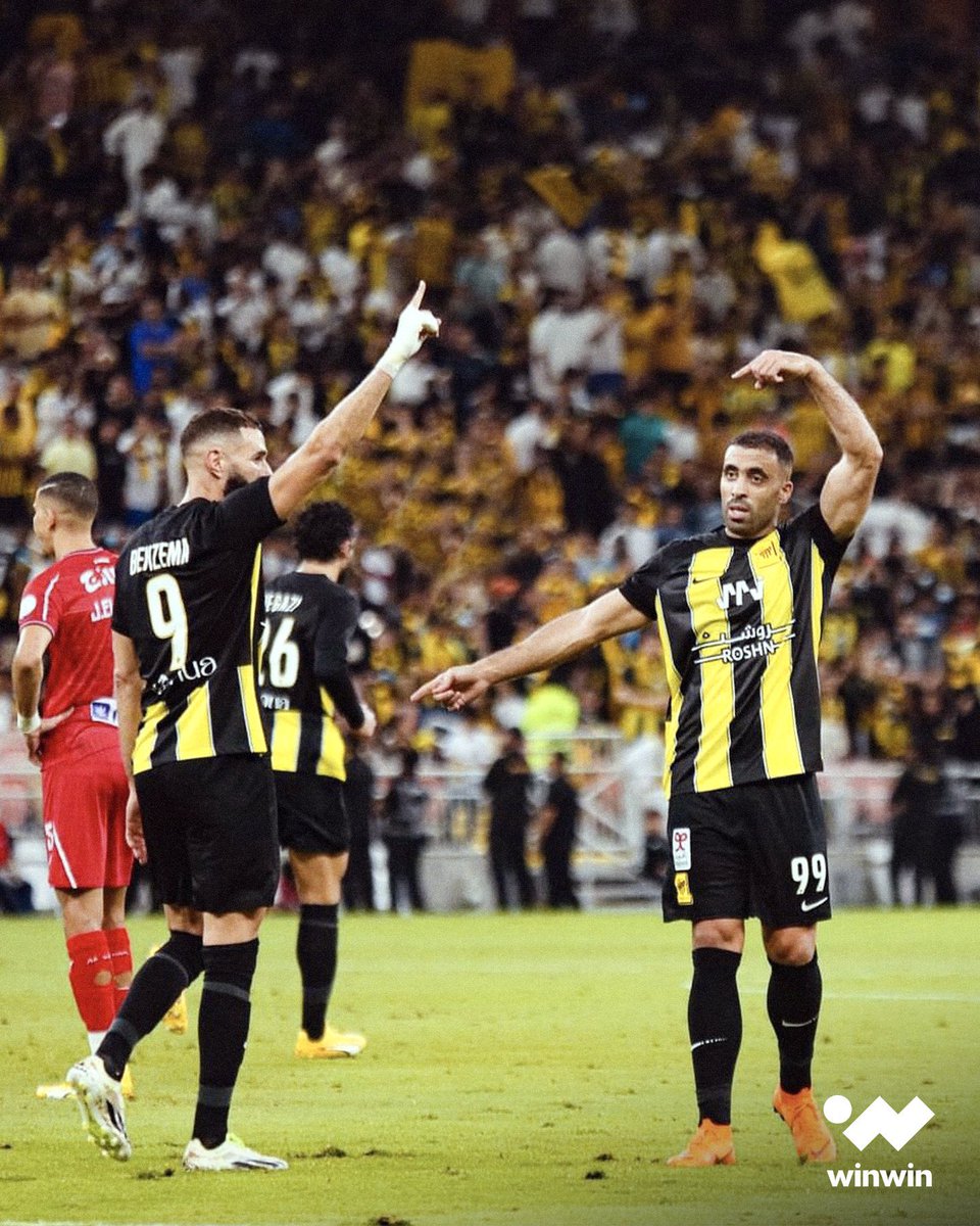 3bood1927's tweet photo. يجب أن تكون "رجُلًا" قبل أن تكون "لاعبًا"
إذا لم تتعلم ذلك وقد جاورت الأسطورة
عبدالرزاق حمدالله؛ فلن تتعلم ذلك أبدًا!

- الساطي وبس. 🇲🇦💛🖤 https://t.co/aTf9Lty2Y3