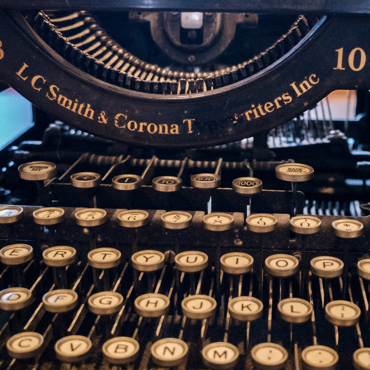 jasonmoodytx's tweet image. A few things to see in the Texas Capitol building- statues, the chambers, ornate decorations, and antique tools used to get work done. #austin #capitol #Antiques