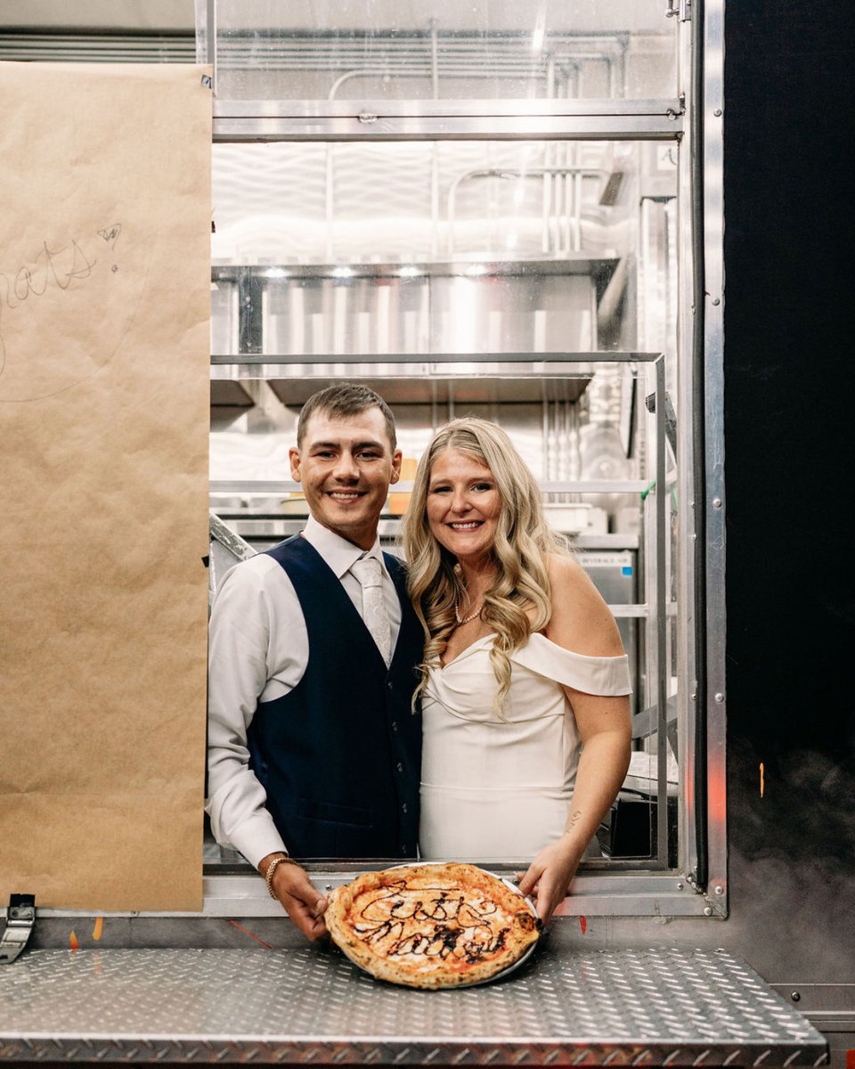 Friendly reminder <a href="/CTTCatering/">CopperTop Catering</a> offers Off-Premise Catering services ✨ Learn more by visiting coppertopcatering.com! 
📸: santanablockphotography
.
.
.
.
#coppertopcatering #cateringservice #cateringteam #cnyweddings