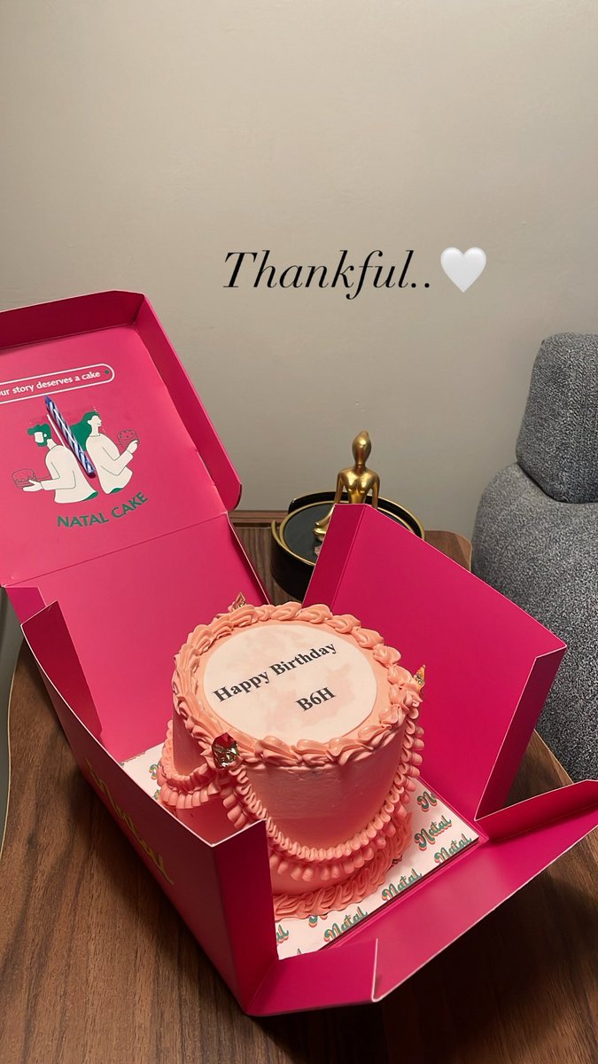CuteEvilB's tweet photo. 2/2 A special and exceptional day..🎉 https://t.co/TSzuvW8UhX