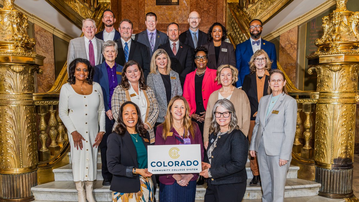 FRCCdrsimpson's tweet photo. #CCCS Day at the Capitol, I joined leaders and students from across Colorado’s community colleges to connect with legislators. Proud to represent @frccedu 
Photos courtesy of: CCCS
#FRCCPrez #HigherEd #Colorado https://t.co/kJJf73vEGJ