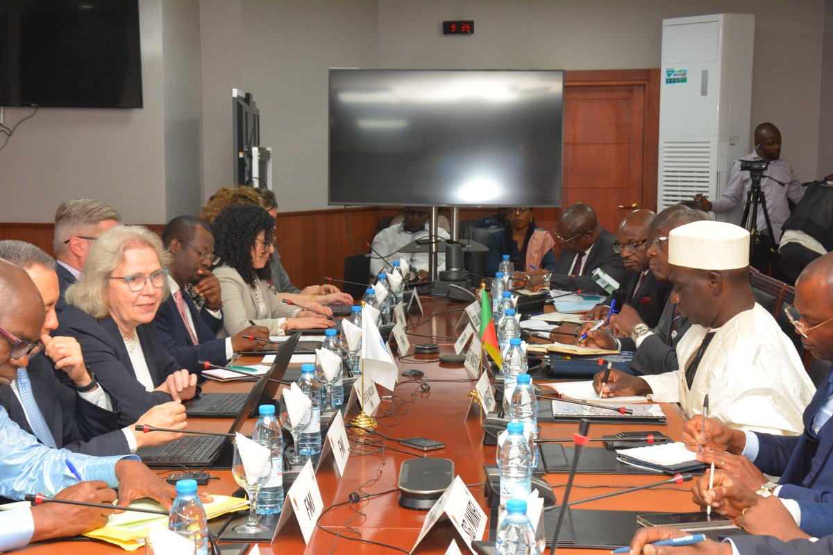 minepat237's tweet photo. 🇨🇲🤝 #FMI Le #MINEPAT Alamine OUSMANE MEY a reçu ce 02 février 2026 la mission du Fonds Monétaire Internationale #FMI conduite par Christine Dieterich, dans le cadre des consultations au titre de l’Article IV, en séjour au 🇨🇲 du 29 janvier au 12 février 2026.

#FMI #Coopération https://t.co/V6T9Jepjiz