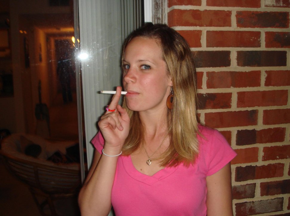 HotChicksSmoke tweet media