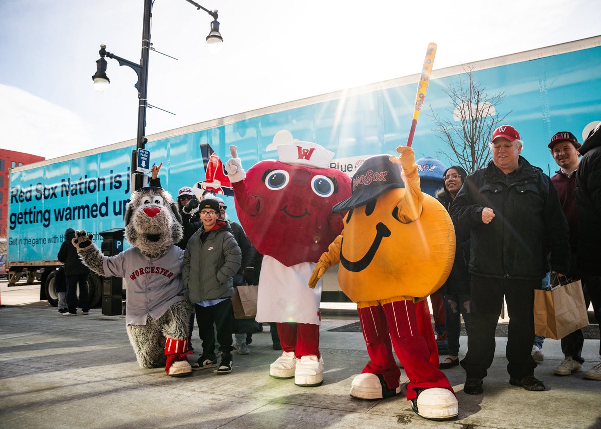WooSox's tweet photo. The only winter clairvoyant we believe in is The Truck … which didn’t see its shadow because it was too busy getting packed up and driving 1,480 miles down to Fort Myers for SPRING TRAINING! ⚾️🚚

53 days until Opening Day at Polar Park 🥳 https://t.co/2tjvBlLXdg