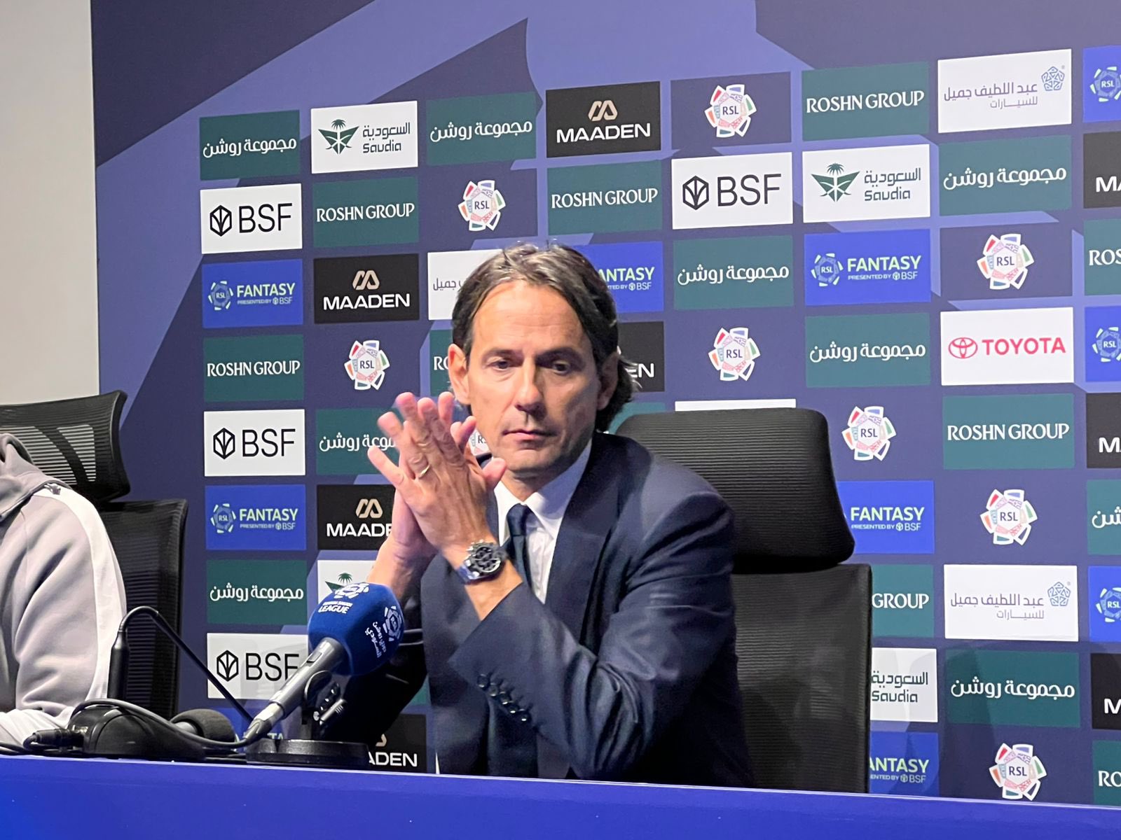 سيموني إنزاغي مدرب فريق الهلال في المؤتمر الصحافي: -المباراة كانت قوية بين الفريقين، والمستوى فيها كان عالياً من الفريقين، رغم قلة الفرص، بسبب أن الجانب الدفاعي في الفريقين كان ممتازاً. #الهلال_الأهلي 