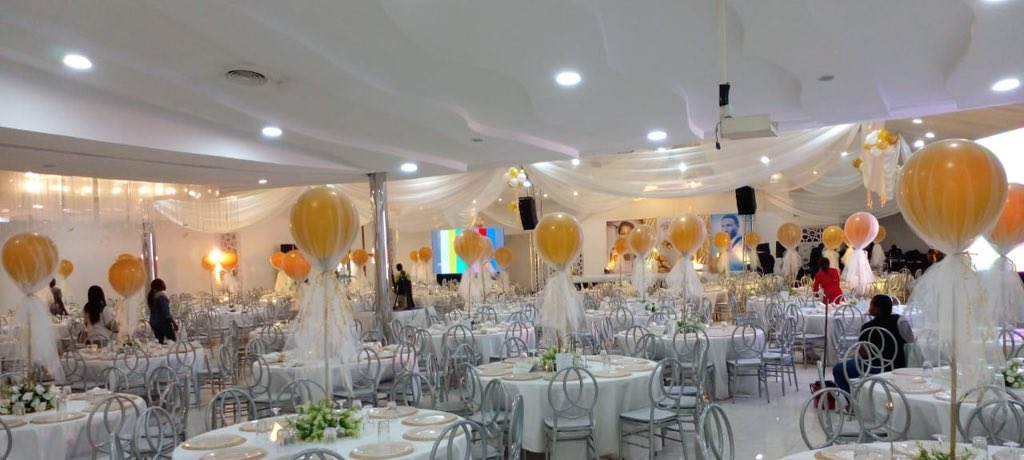 rarevueconcepts's tweet image. Rare Vue gives you more than events, we give you stress free planning and luxurious experience effortlessly
Our dms are open for booking.
#nigeriantiktok ™
#fyp #eventplanner
#nigerianwedding #diaspora