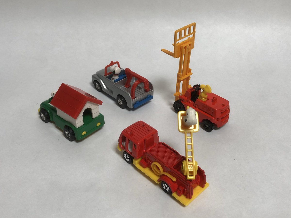 トミカの金型やホイールを流用したAviva社のSnoopy Mini Die-Cast Car