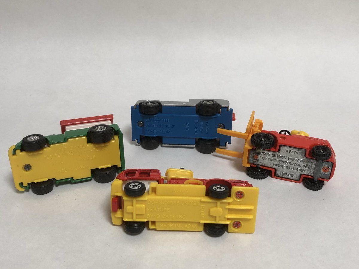 トミカの金型やホイールを流用したAviva社のSnoopy Mini Die-Cast Car