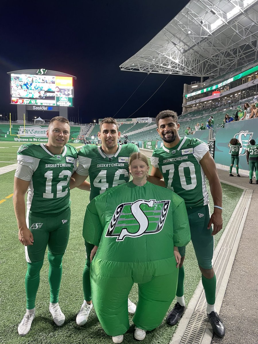 garniermtgs's tweet photo. @brettlauther @sskroughriders Thanks for all you did with Arianna. You made her a bigger fan of the team https://t.co/VyfTLzgjEu