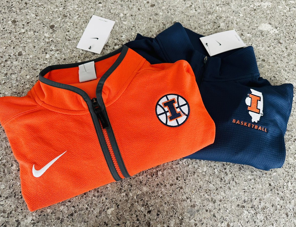 JusticeKeene1's tweet image. No. 5 in the nation. No. 1 in sideline style @CoachUnderwood 😮‍💨🔶🔷🏀 #EveryDayGuys #Illini