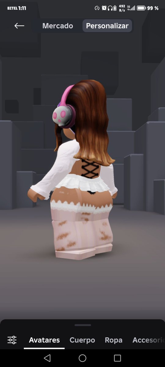 Taylor tiene un outfit algo..... Provocativo 😏