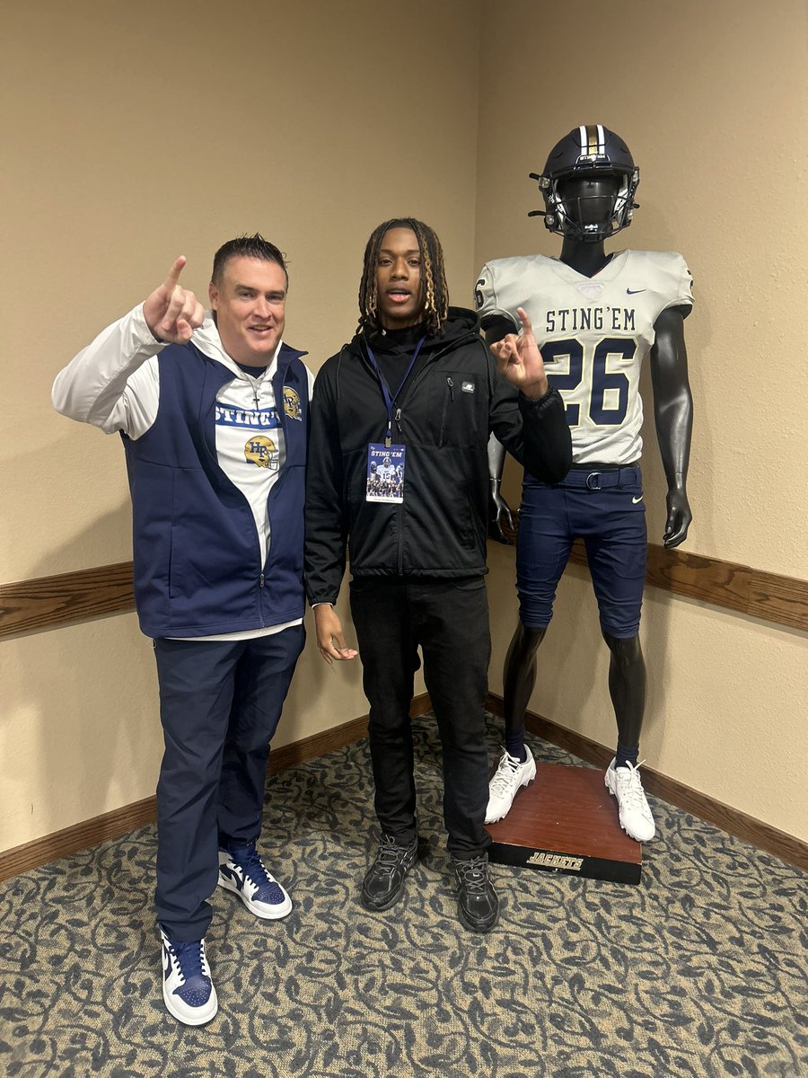 GHuddlesto31045's tweet photo. Had an amazing time on my visit to Howard Payne University Thank you to all the coach’s for this opportunity!!
#DB #Officalvisit #AGTG 
@CoachDouglasIII @CoachGipson11 @CoachRicketts92 https://t.co/GwpvYRrlCU