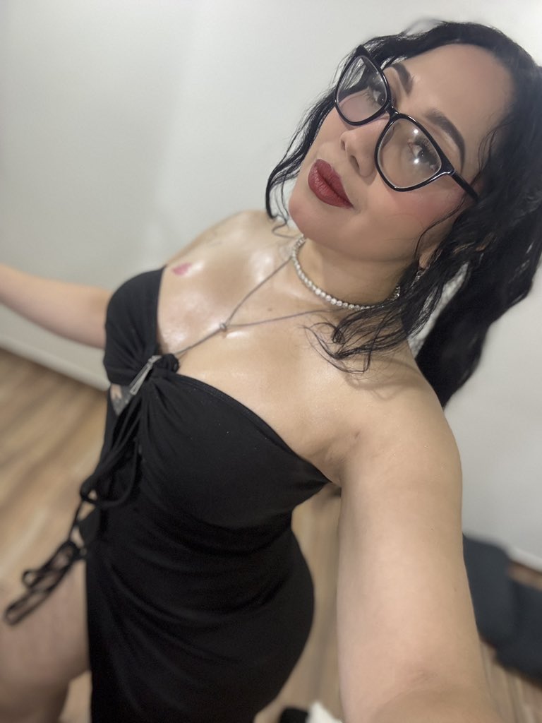 PayCherryRose's tweet photo. Look at you, staring like a drooling idiot — your brain is way too small to handle anything but my perfect tits and glossy lips. Dumb boy. https://t.co/y6P8RYl3t6