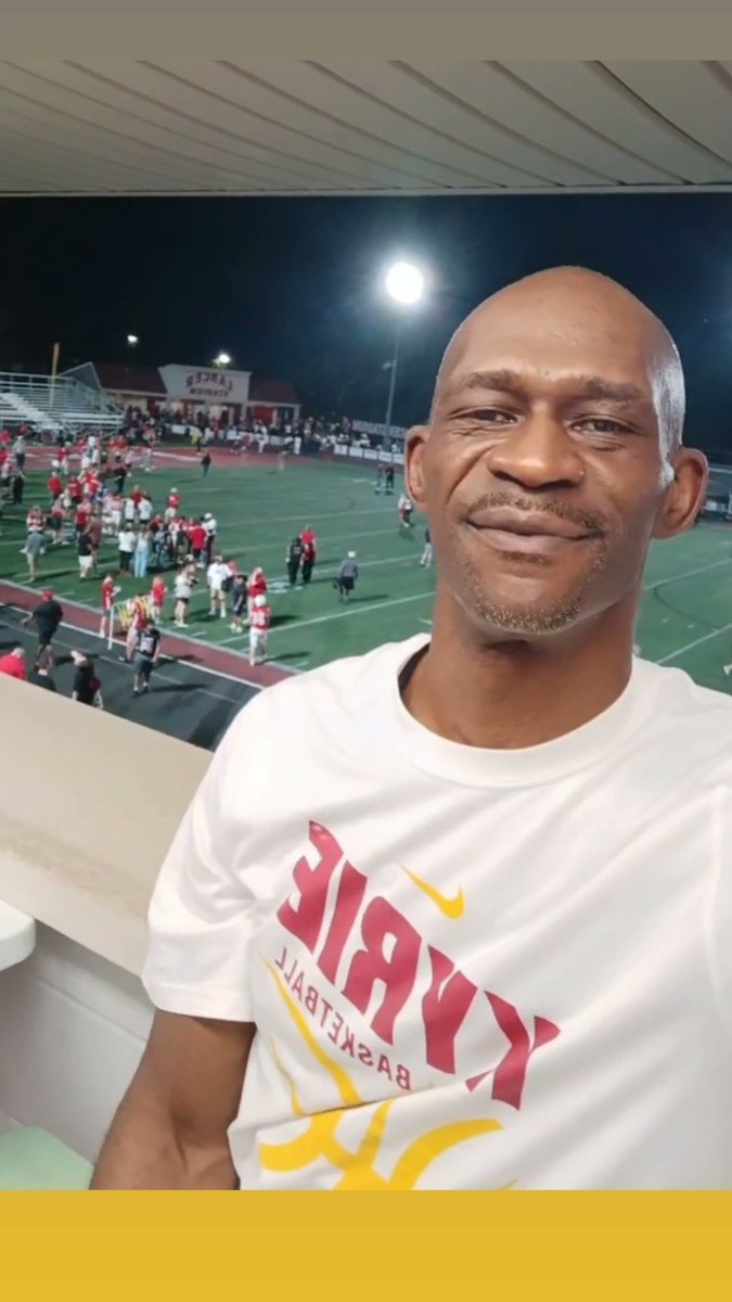 From friday night lights to basketball sounds bout right. Let's go..... And  get this Mo &amp; Mel show on the road. #MoMel #bearcats #espn1530 #700wlw