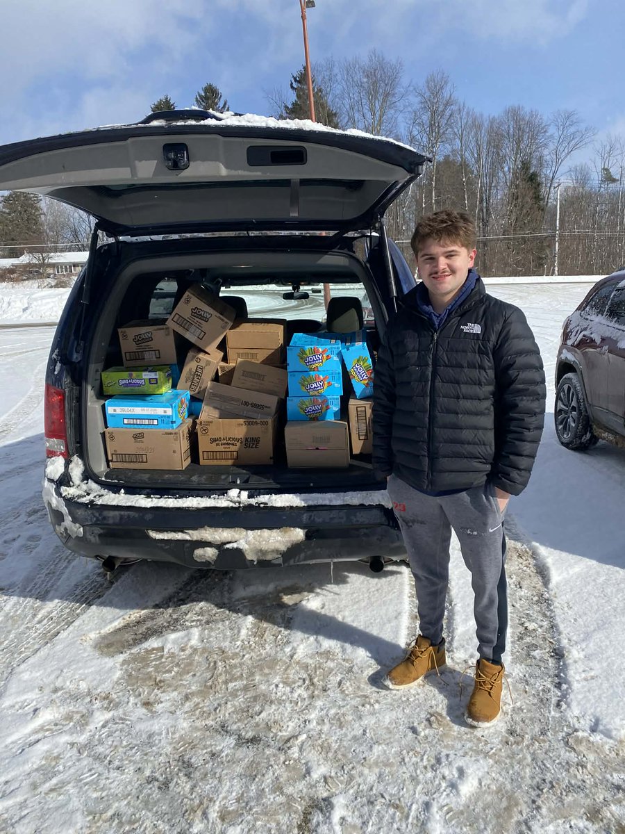💜🏀 Community Supporting Community! 🏀💜

Erin’s Angels of CNY was proud to donate candy to Fulton Community Basketball helping support their fundraising efforts by selling concessions during games. When local programs work together, everyone wins — especially the kids.