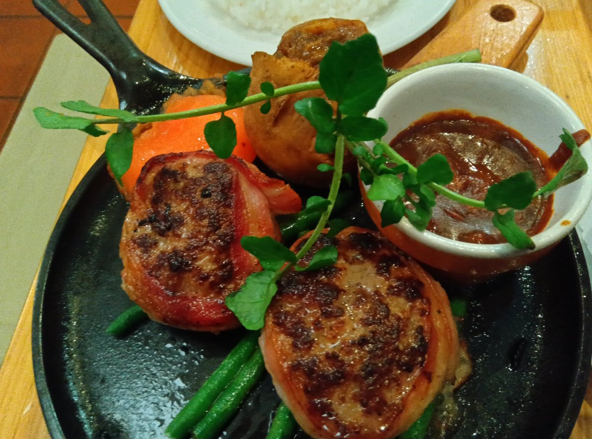 sing_blues's tweet photo. 先日、ツバメグリルで晩御飯を食べたので載せておきます。 https://t.co/1gBggHsIKz