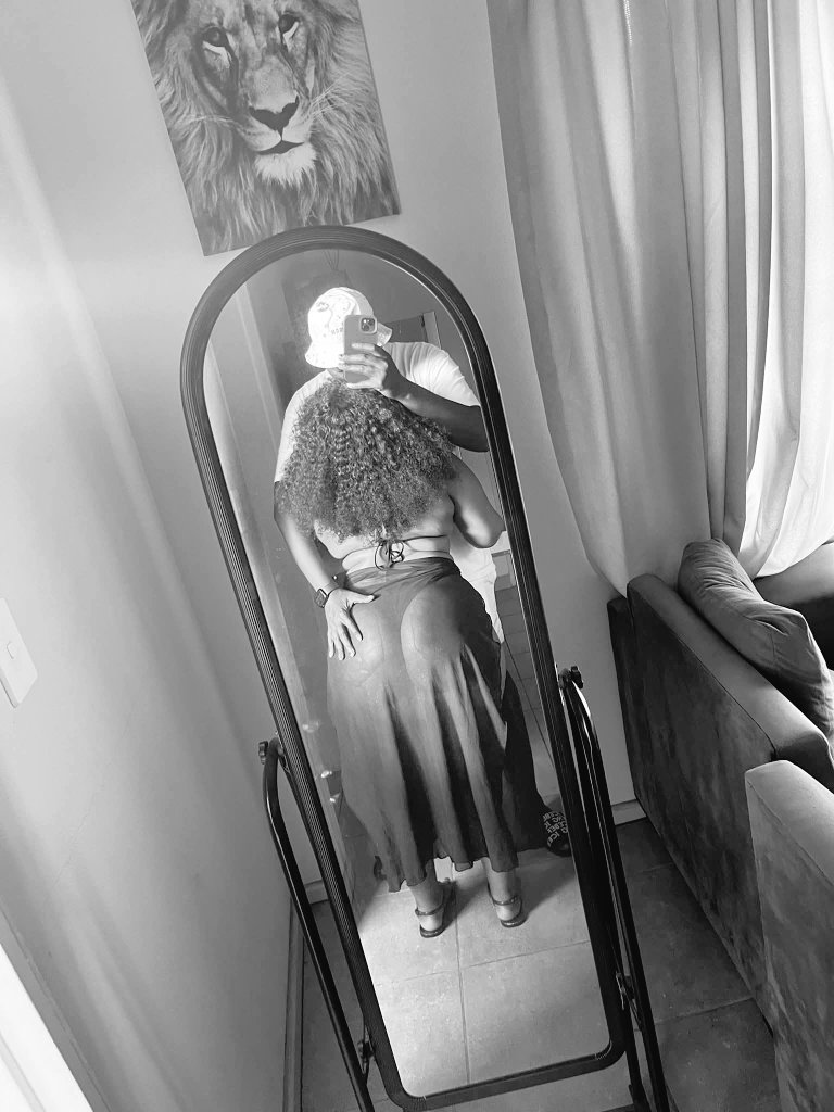 ®️ E L E tweet media