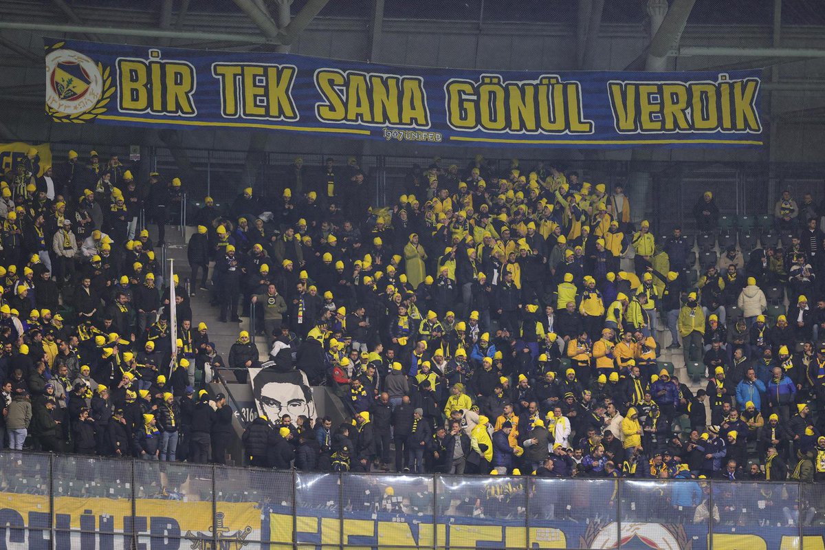 volkanseezer's tweet photo. Günlerdir uğraşan kardeşlerimin emeklerine sağlık @UFBKocaeli  Kocaelispor deplasmanına imzasını atmıştır. https://t.co/exTcG7RD5n
