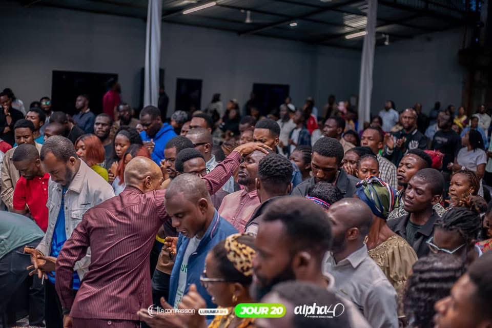 Lacompassionch's tweet image. Revivez en images 📸 notre deuxième intervention du pasteur, le samedi 31 janvier, à Alpha 40 Lubumbashi.

Merci au prophete Pasteur Gedeon Mulumba &amp;amp; Maman patience  pour l’invitation  #alpha40 #jesus #dieu #lubumbashi #lacompassion u
