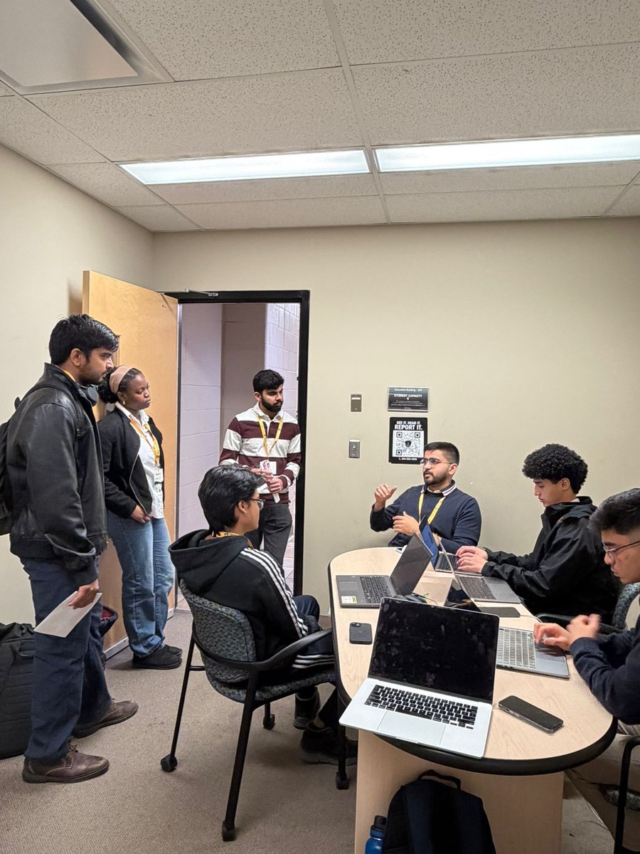satilogio's tweet photo. From participant to mentor!

Mentored at Saskatchewan’s first province wide hackathon, SaskHack! https://t.co/uf04uxB08T