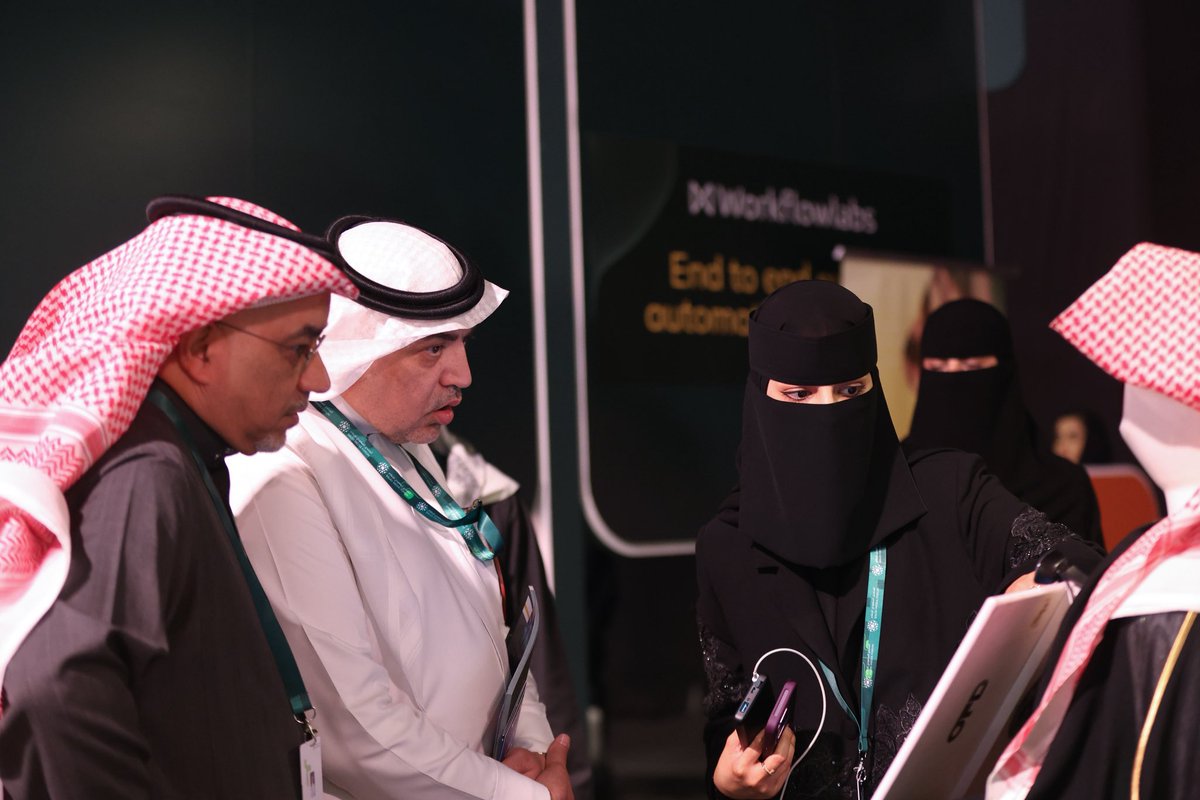 من الريادة إلى التمكين 💜

فخورين بمشاركة منصة #صناع_مزيج ضمن مسار الشركات الناشئة بدعم من #المنتدى_السعودي_للإعلام امتدادًا لكوننا أحد مخرجات #معسكر_الابتكار_الإعلامي في نسخته الأولى ✨

🔻لازالت فعالياتنا تنتظركم غدًا 
في #معرض_مستقبل_الإعلام 👏

من الساعة 11:00 ص - 7:00 م