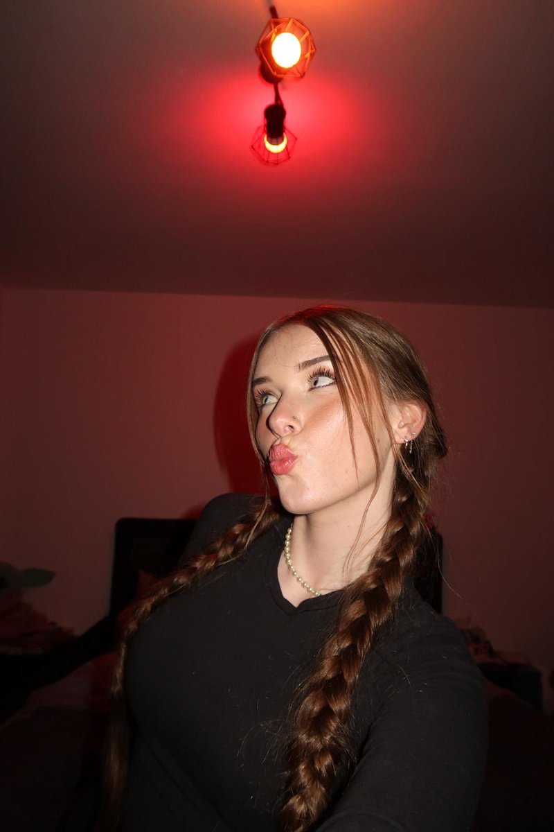 Queen Anna tweet media