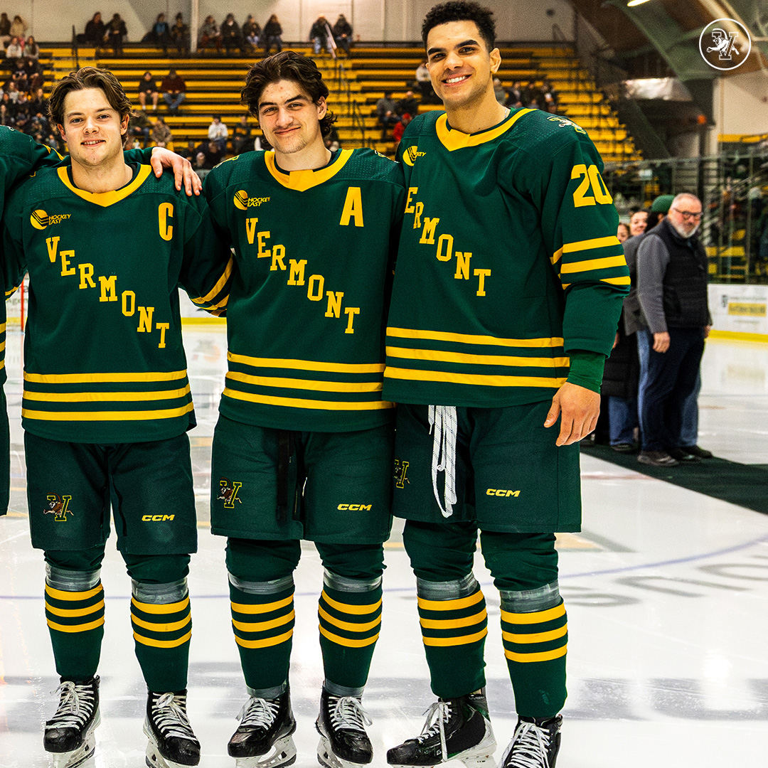 UVMmhockey's tweet photo. We 💚 our Seniors!
#802Hockey https://t.co/ry8AR4d7Dd
