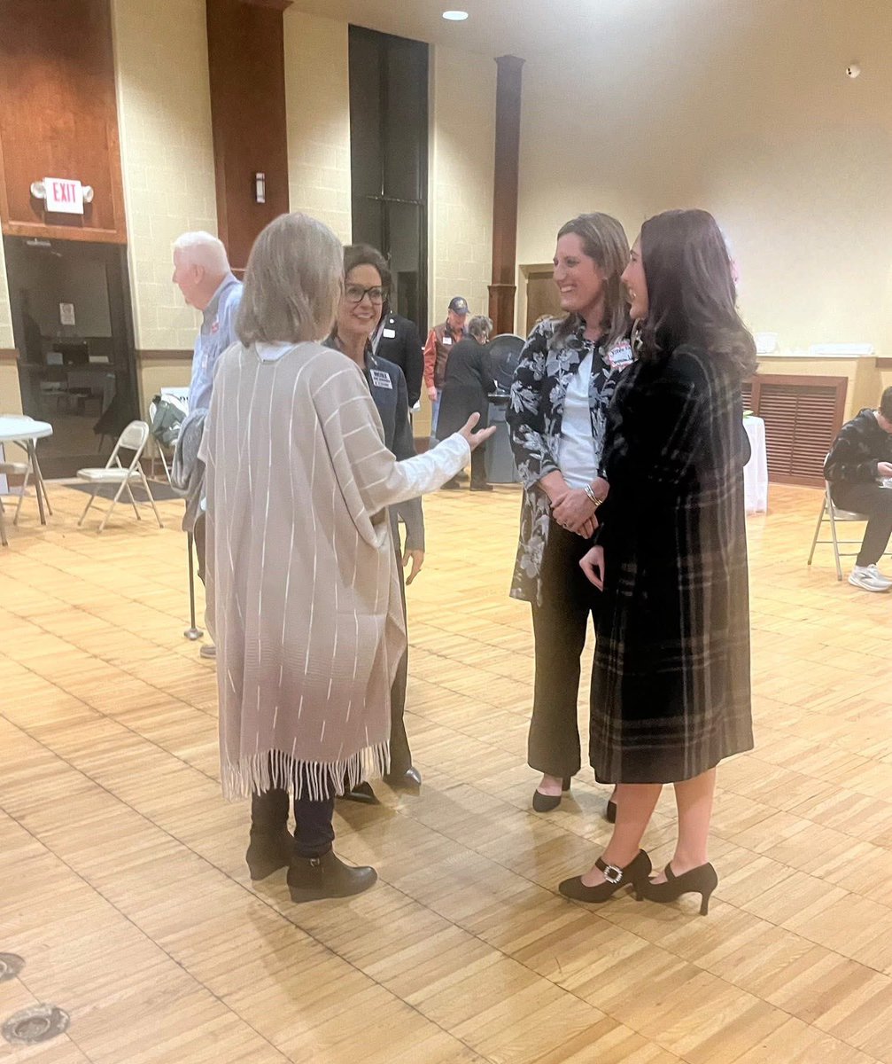 NicoleforLtGov's tweet image. 1/22/26: Thank you to everyone at the Marshall County Republican Party who organized and cooked for the annual Soup Supper. Together, we can Build a Better Alabama. #Our67 #GuntersvilleAL #MarshallCounty