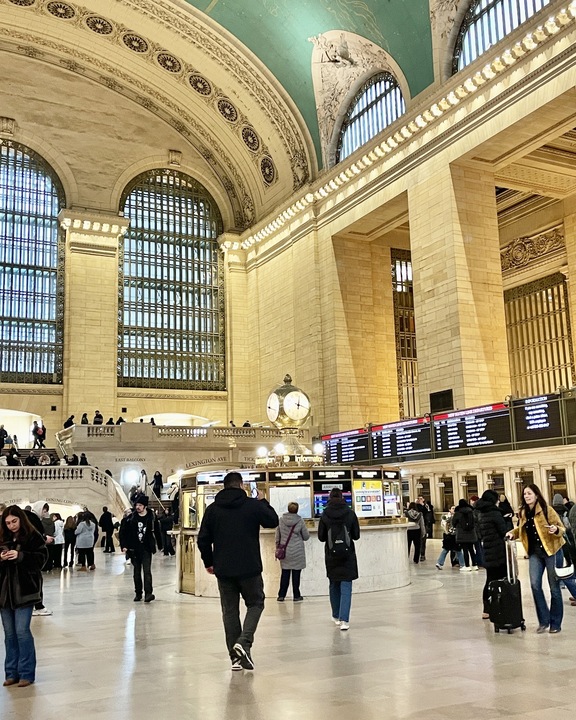 MetroNorth's tweet image. 113 years of history, trains and commutes. Join us in wishing Grand Central Terminal a happy birthday!