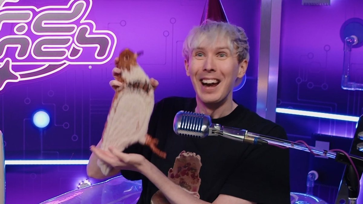 hardIaunch's tweet image. tbf . if my partner reacted like this every time i’d also want to keep buying them stuff