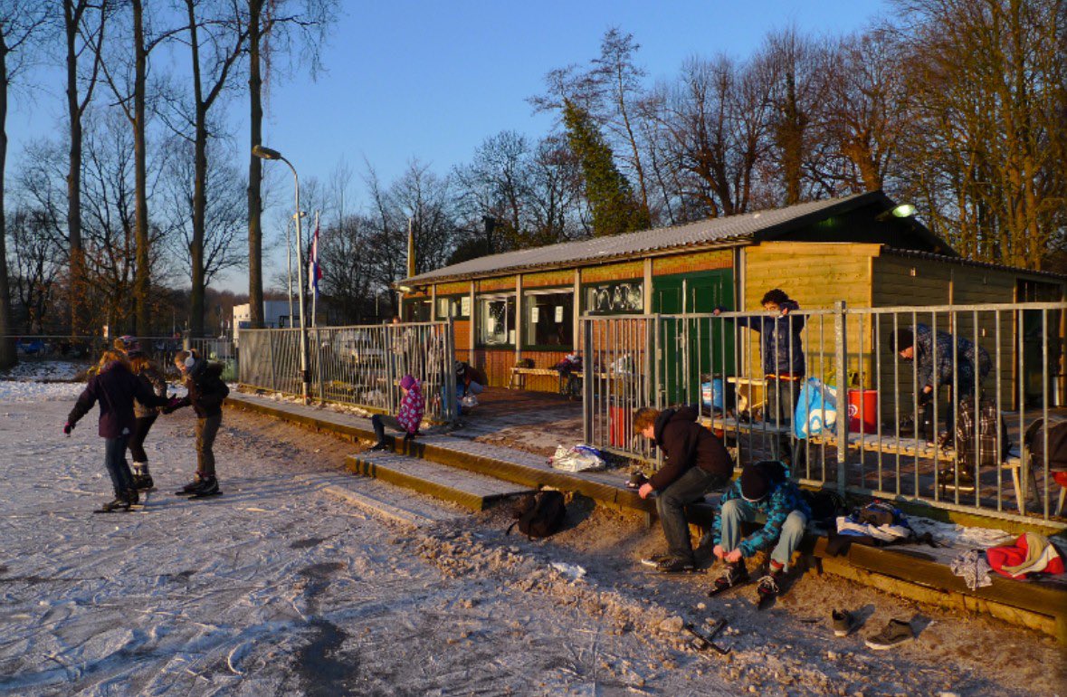 Met het oog op de toekomst bespreken we tijdens de ALV het voorstel om met IJsclub Oegstgeest lid te worden van de KNSB. 

Welkom bij deze 131e op maandagavond 9 februari om 19.30 uur in het clubhuis. 

Voor link naar de agenda kijk op ijscluboegstgeest.nl/de-vereniging/…

#KNSB #Oegstgeest