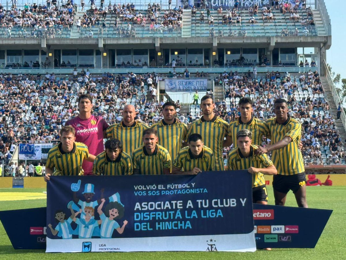 LigaAFA's tweet photo. Nuestra pasión es única. Nuestro fútbol también. ¡Viví la Liga del hincha! 🙌
#Asociate a tu club https://t.co/IHwLkNm8gk