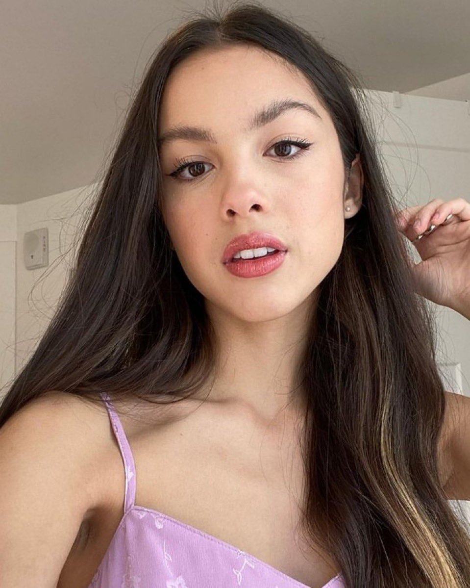 bambi eyes, doll face, angel heart, princess hair, olivia rodrigo is perfect