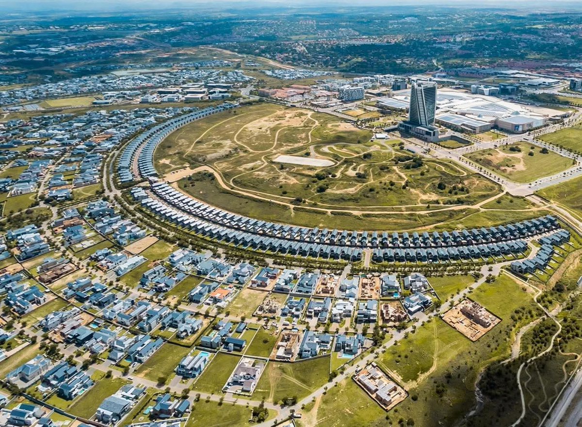 Malebo_WebDev's tweet image. Ba re Midrand ga e na metsi for 5 days straight 🤧 ke nnete?

#Midrand  #Gauteng #SAUpdates #CommunityNews #EpsteinFiles