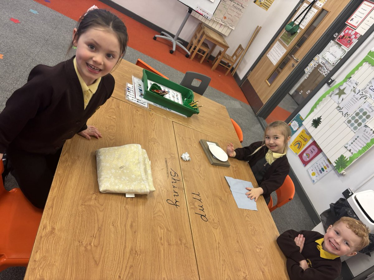 EastfieldPSHull's tweet image. 1SL exploring and sorting shiny and dull objects in our science lesson today ✨☁️ #epsscience