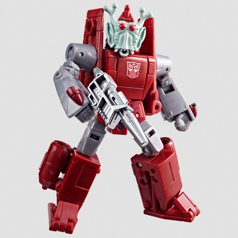 TFHypeGuy's tweet image. AOTP POWERGLIDE FULL REVEAL!!

Holy shit he comes with the mask that's AWESOME.

Figure looks GOOD! Just wish the arms hid a little better under the wings.
