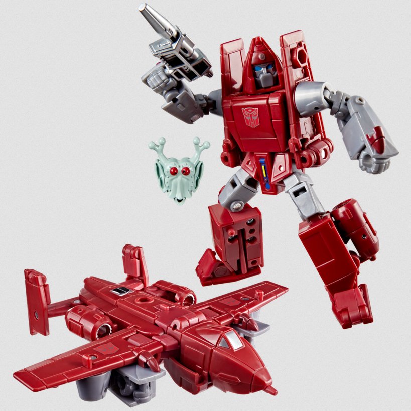 TFHypeGuy's tweet image. AOTP POWERGLIDE FULL REVEAL!!

Holy shit he comes with the mask that's AWESOME.

Figure looks GOOD! Just wish the arms hid a little better under the wings.