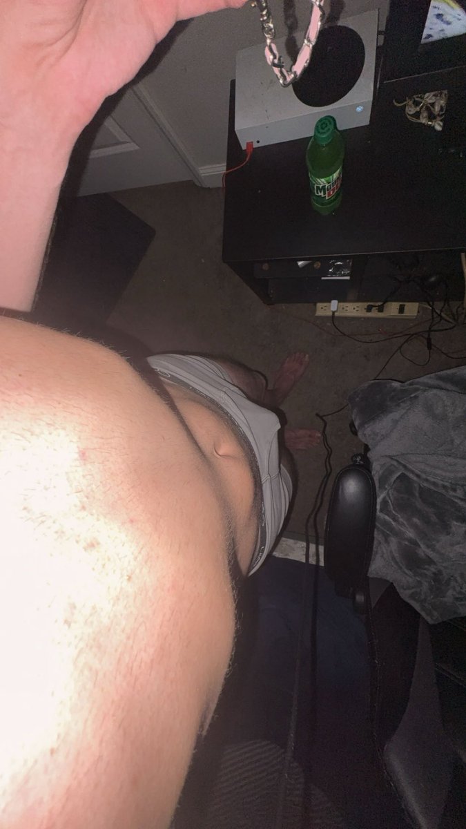 Loganjohn23's tweet photo. Since I can’t post these on snap I need someone to help undress me https://t.co/XrcigR00a1